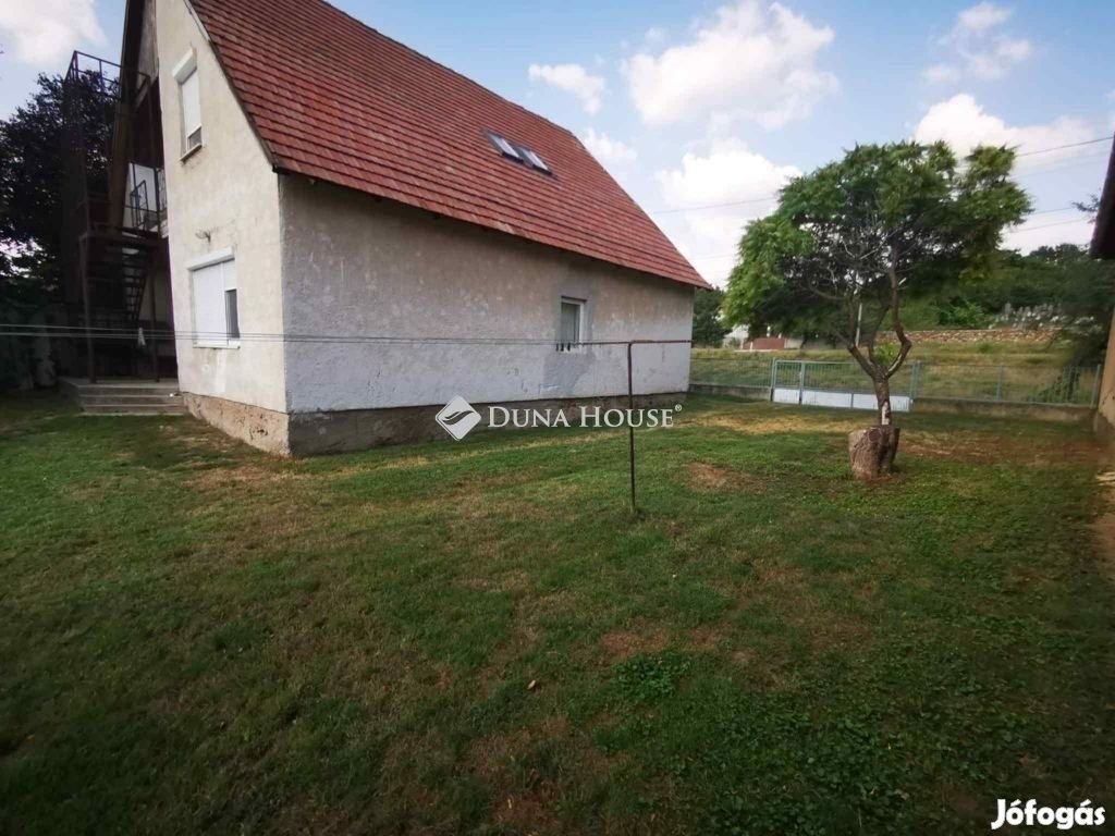 Lovasberényi 179 nm-es ház eladó