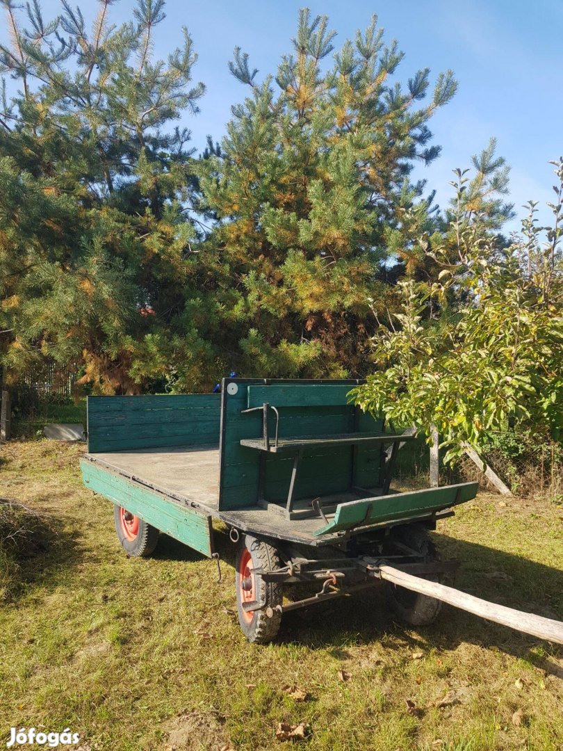 Lovaskocsi 1,6m x 2,4m.es platóval
