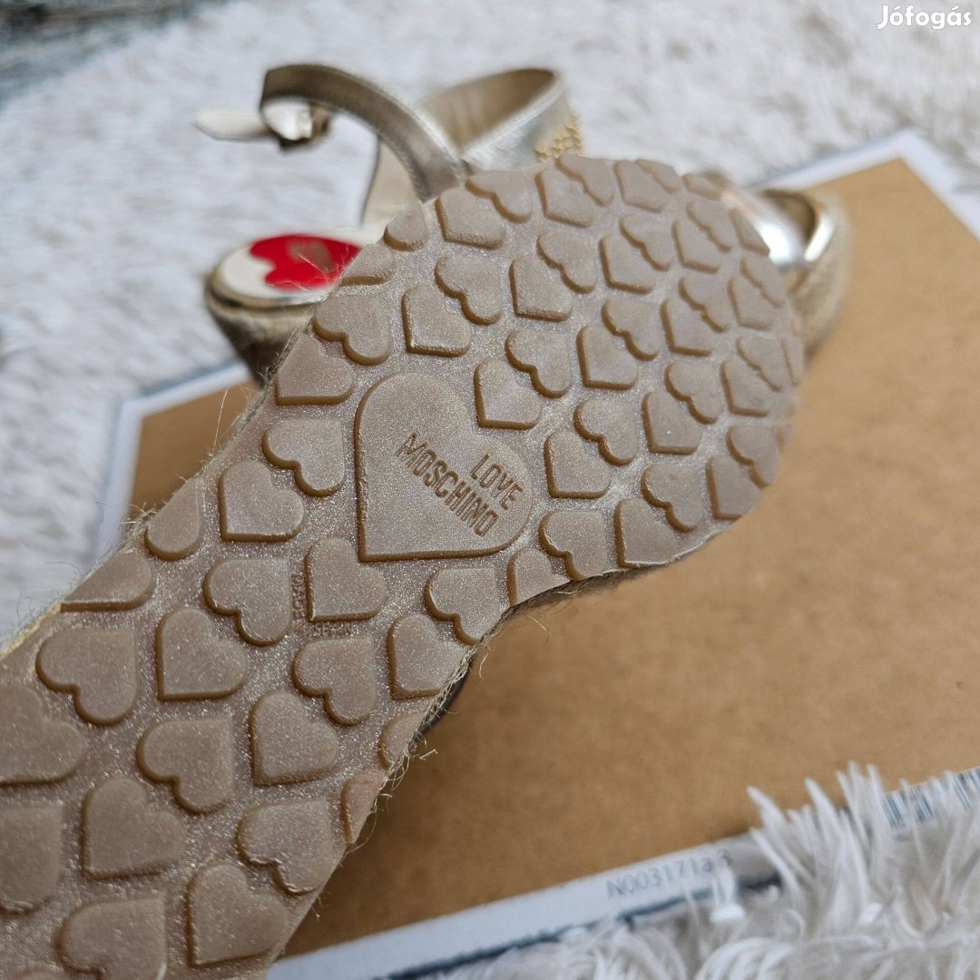 Love Moschino nöi cipö új 35 ös méret eredeti
