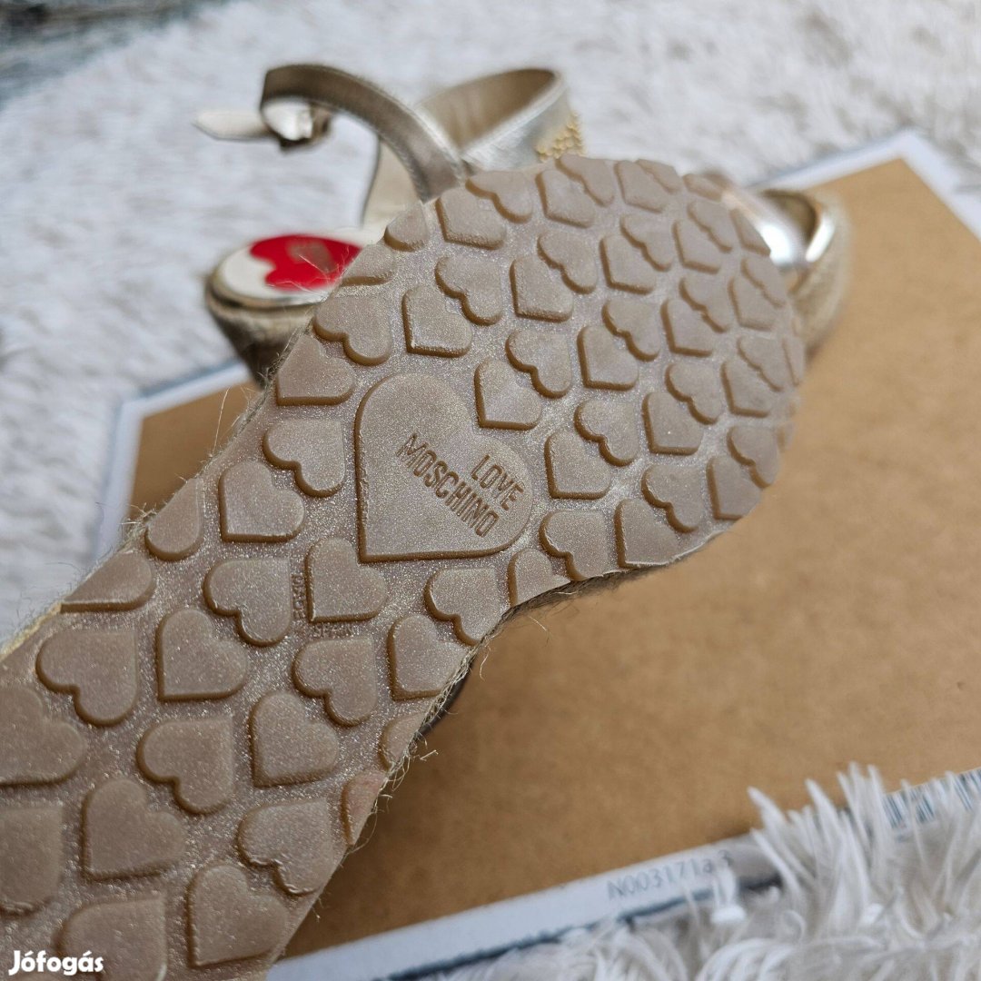 Love Moschino nöi cipö új 35 ös méret eredeti