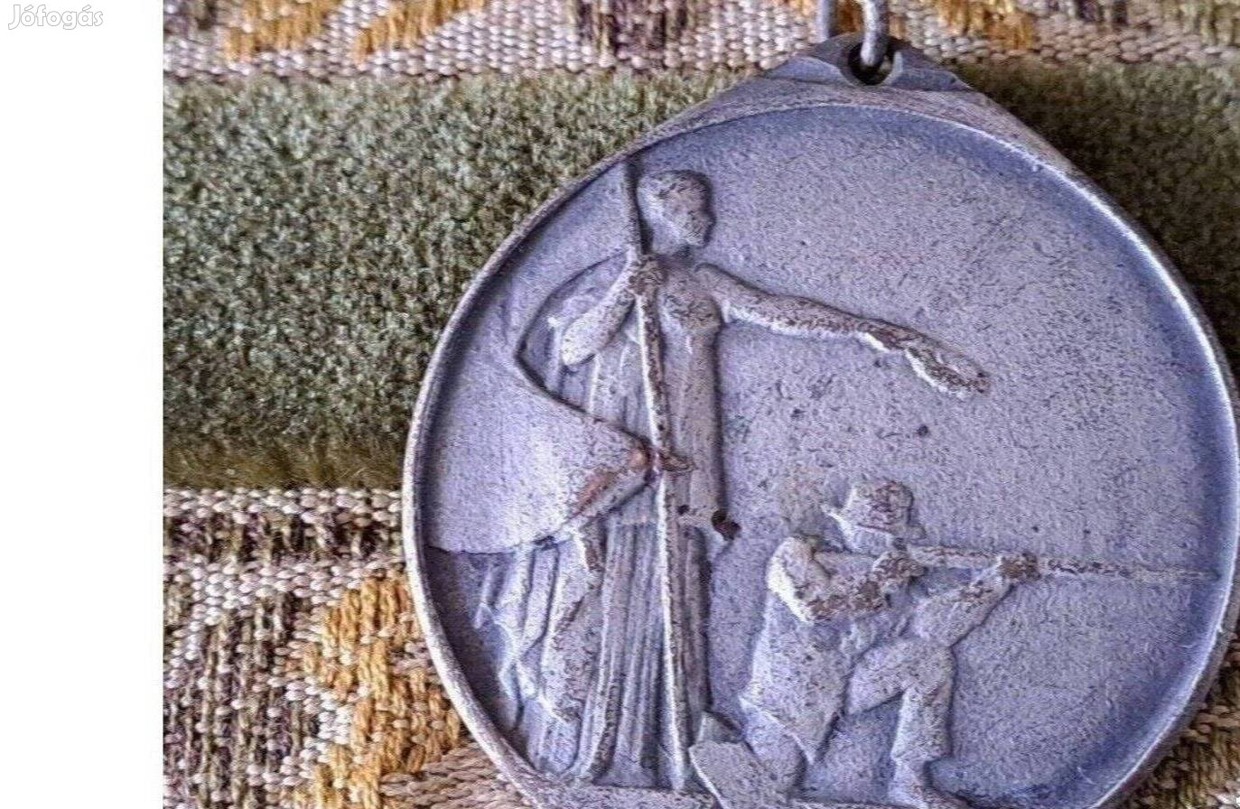 Lövész plakett szalagon BETE 1842