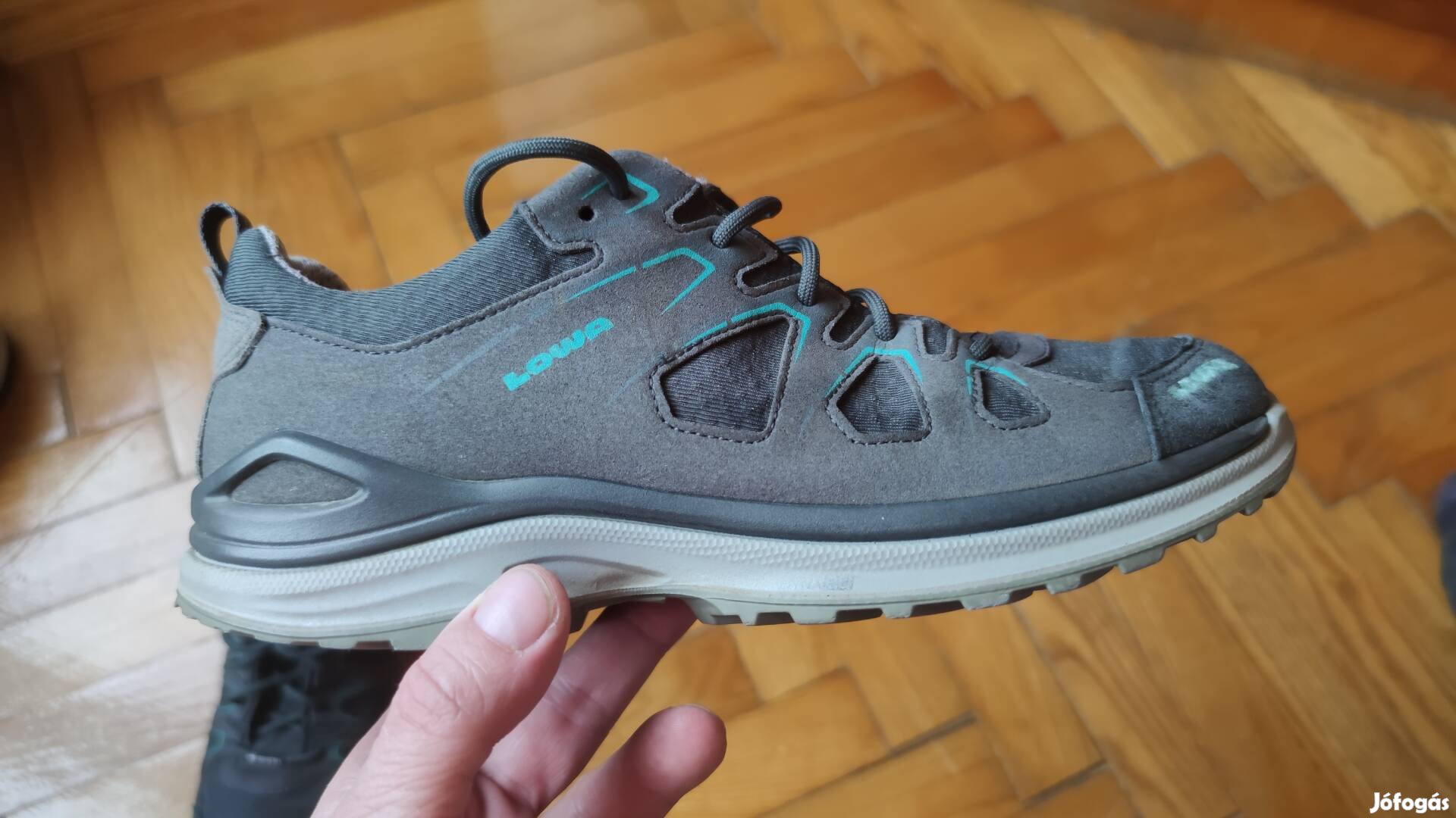 Lowa Unisex Bőr Túracipő - 41