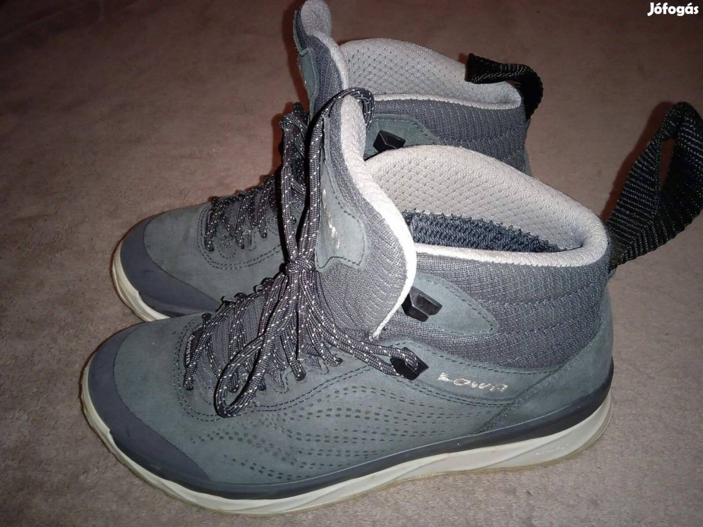 Lowa gore tex túrabakancs 36,5-ös méretben eladó!