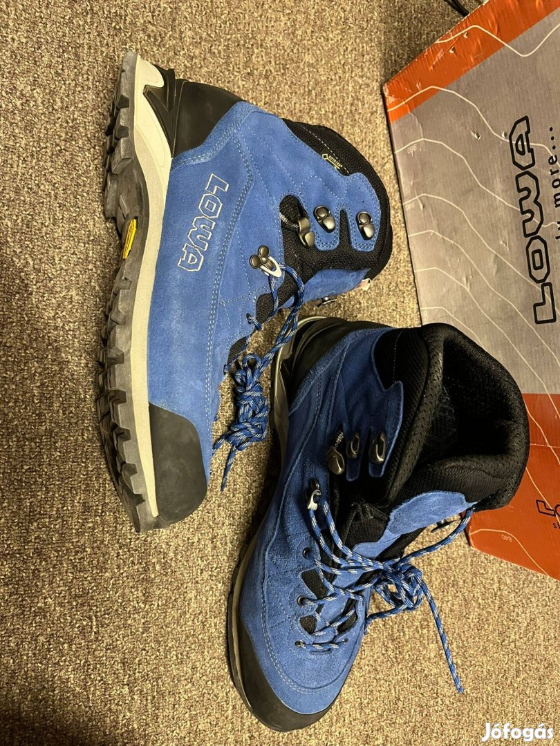 Lowa hegymászó bakancs 2x felvett szinte új