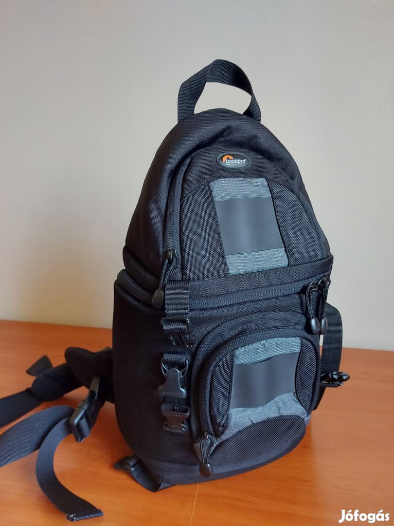 Lowepro Slingshot 100AW fotós hátizsák