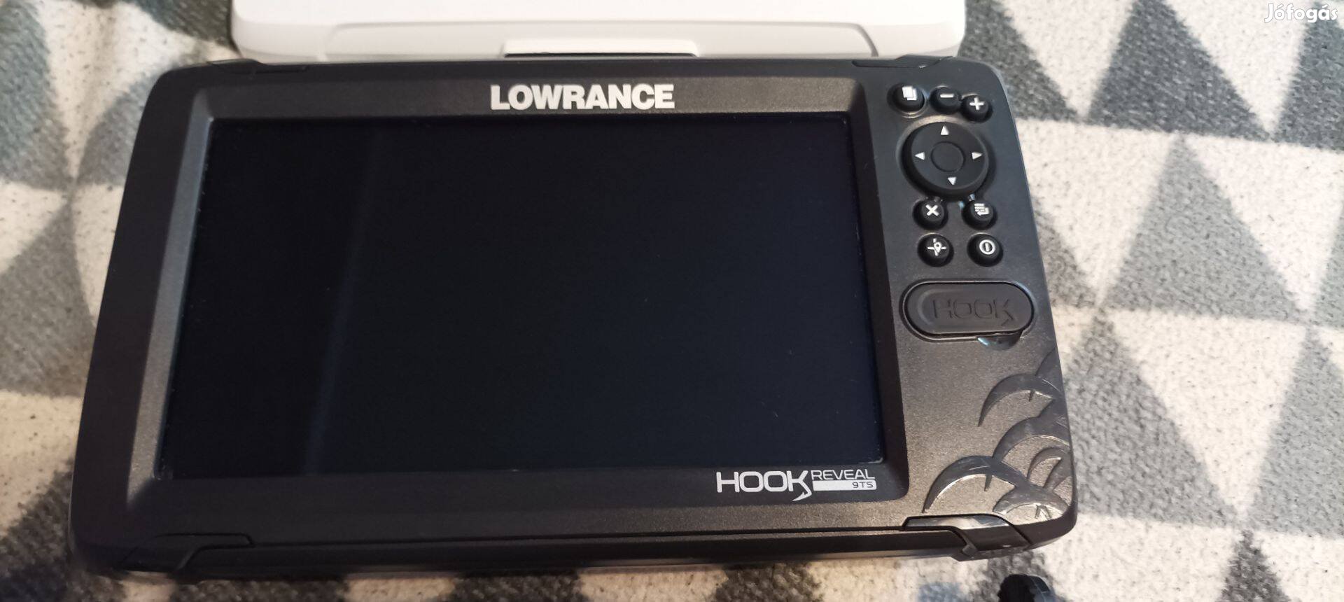 Lowrance Hook Reveal 9 tripleshot