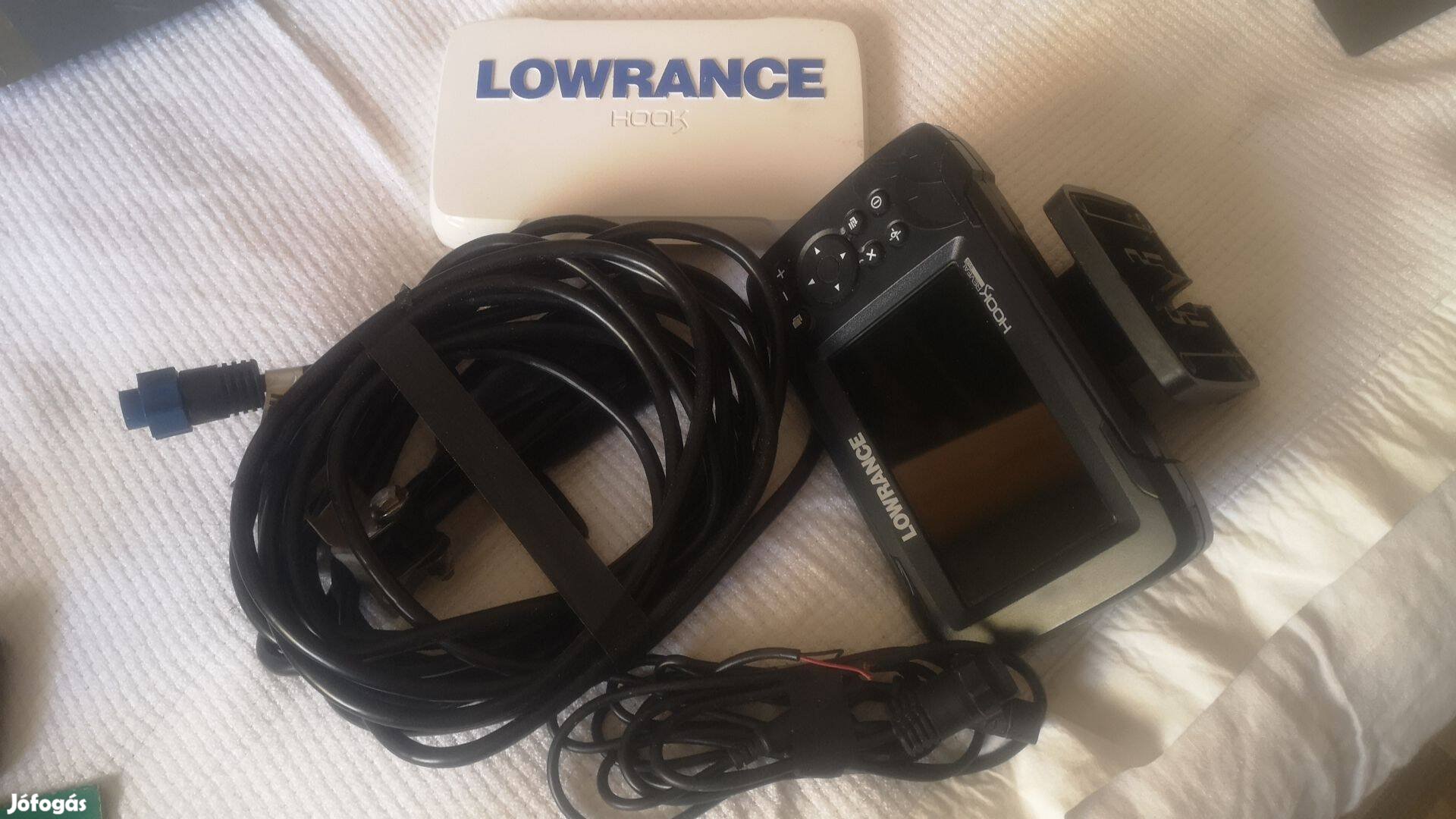 Lowrance hook reveal 5 halradar plotter