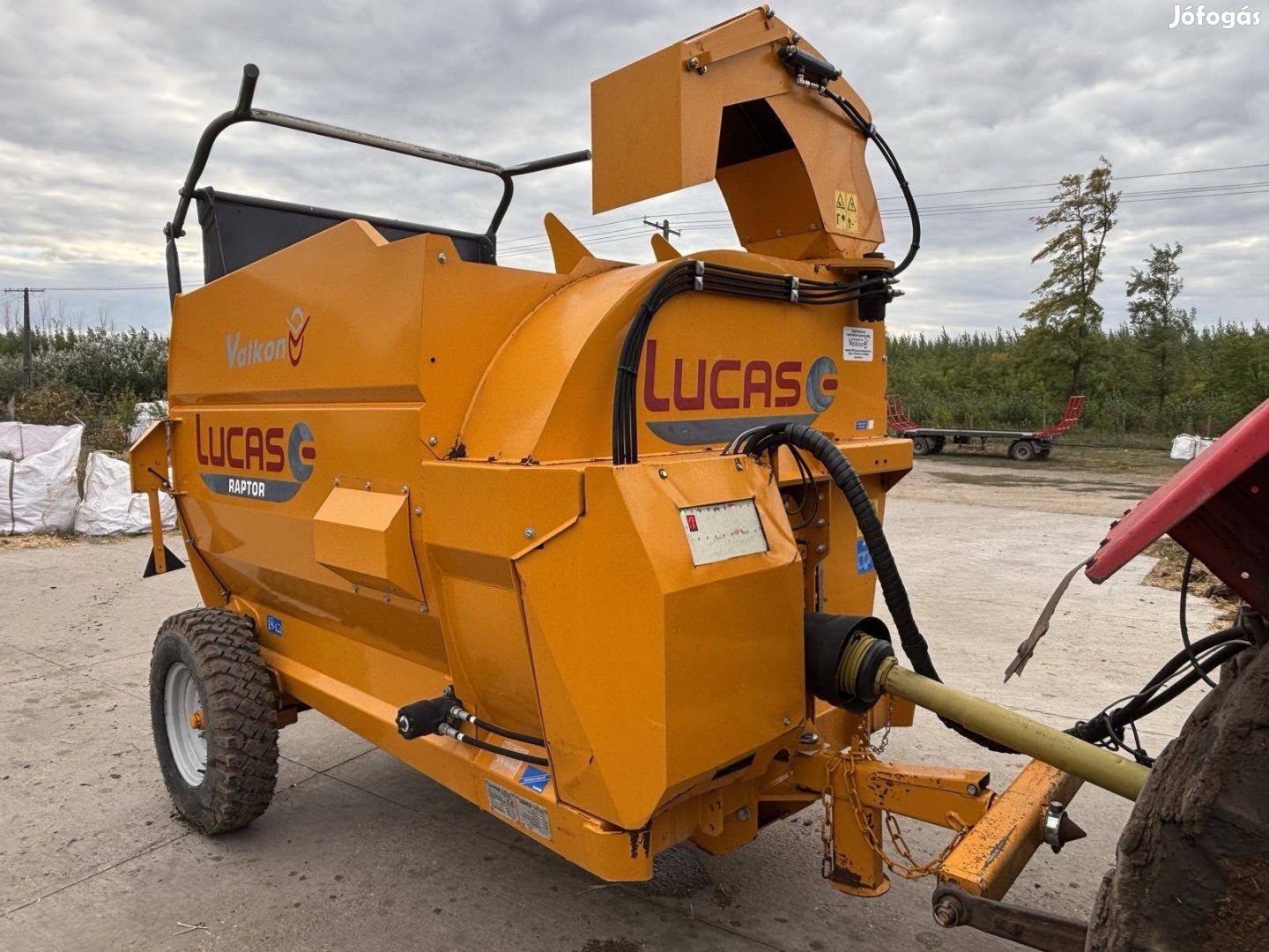 Lucas bálabontó almozó