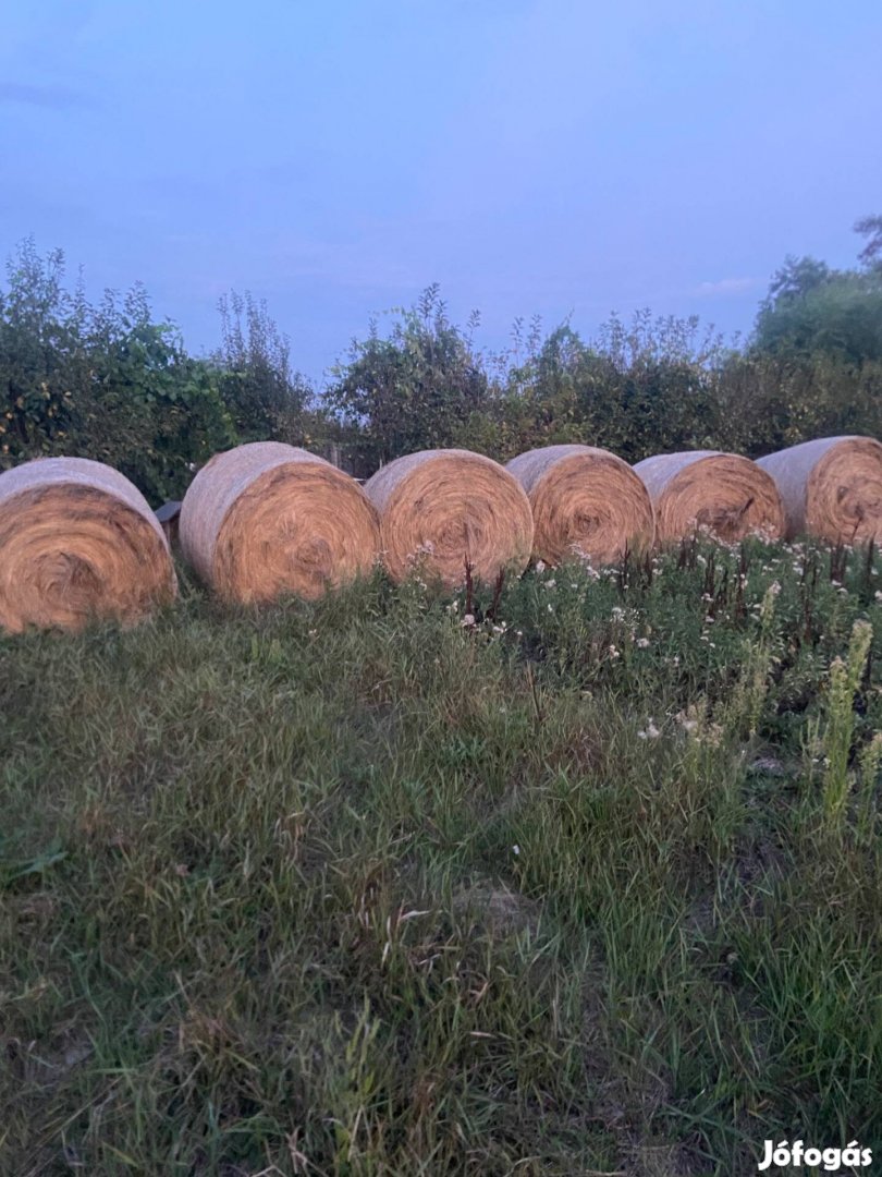 Lucernás loherés fűszénás vegyes takarmány