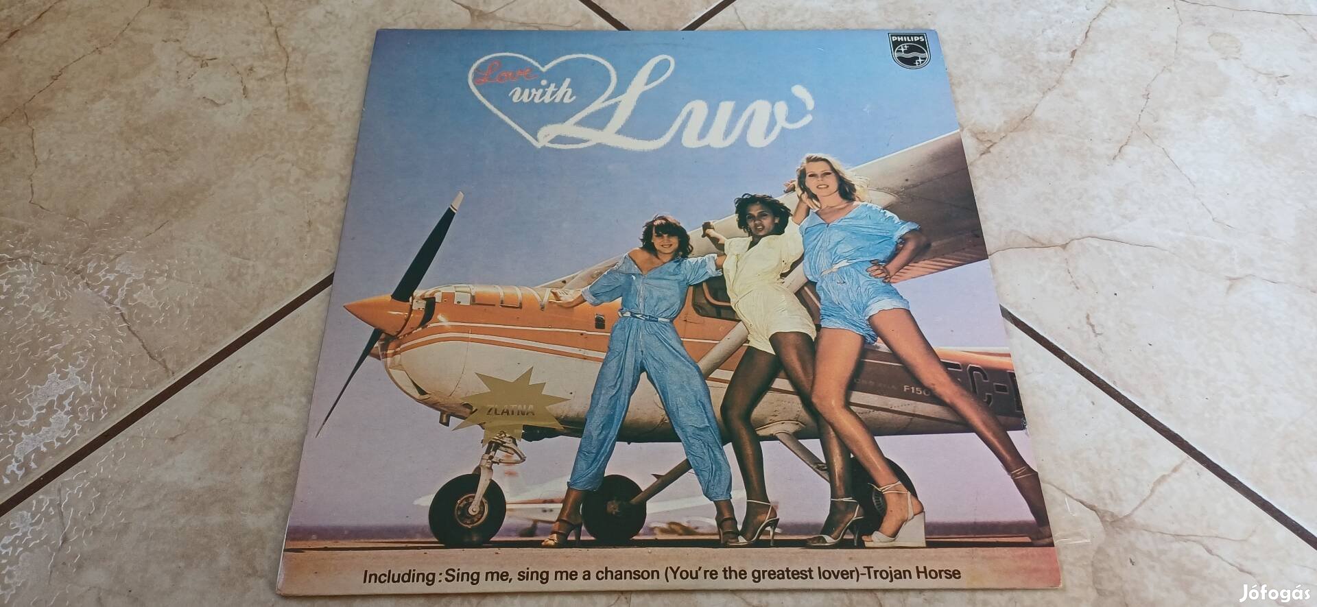 Luv bakelit hanglemez