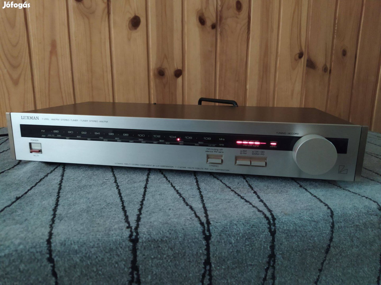 Luxman T-210 tuner