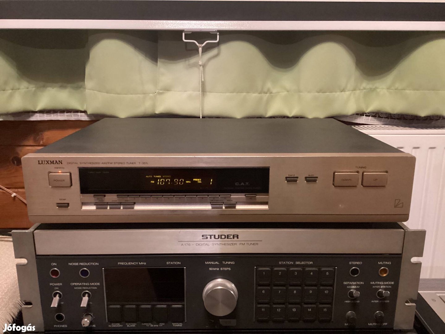 Luxman T-351L tuner rádió