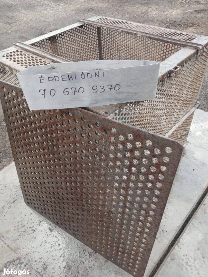 Lyukacsos vaskonténer