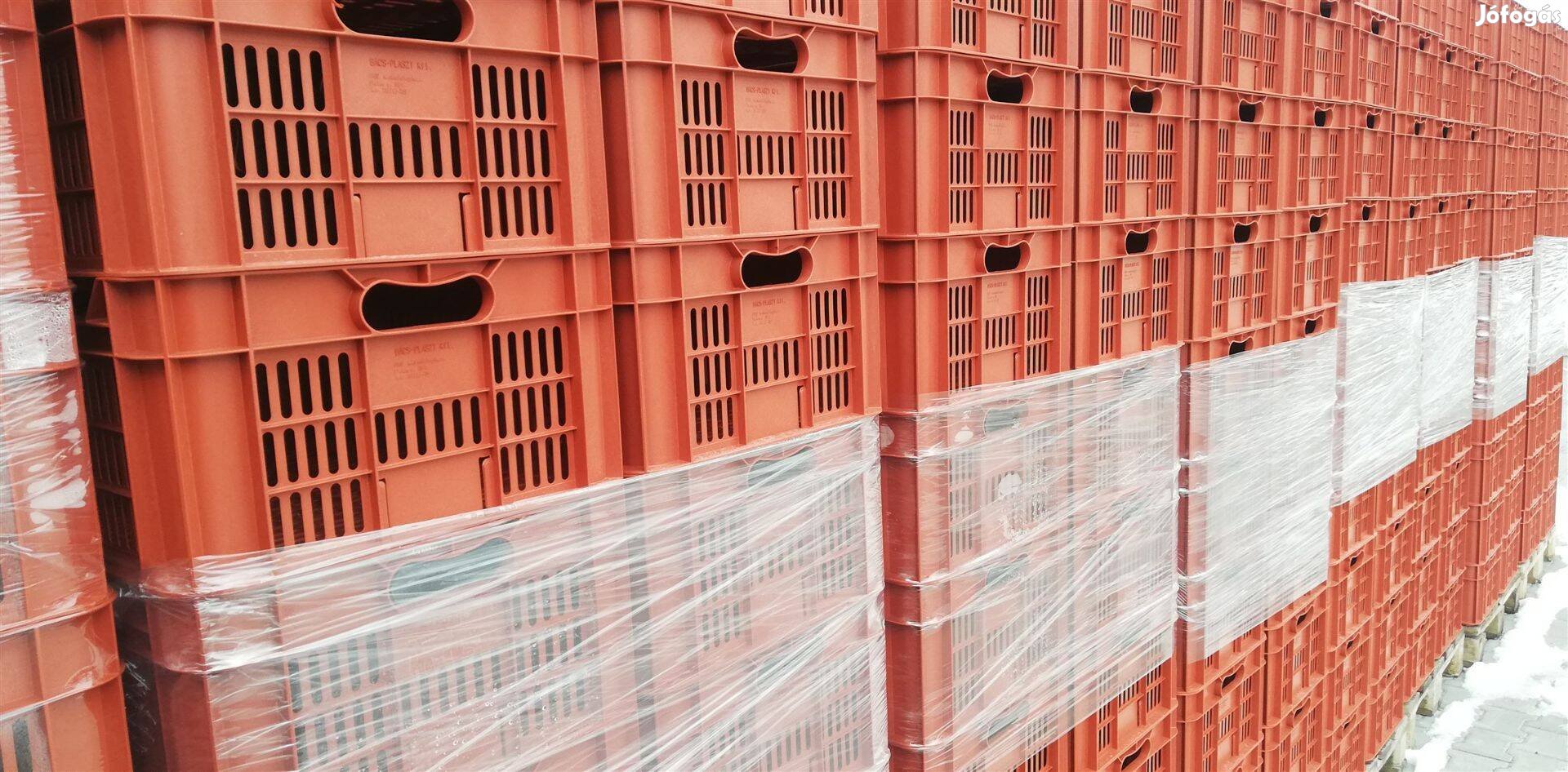 M20 új műanyag rekesz zöldséges gyümölcsös láda Kecskeméten