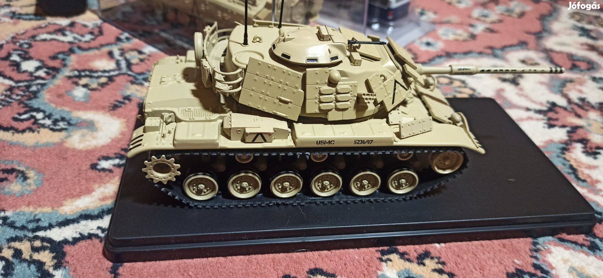 M60 A1 USA Tank modell, 1:50 méretben, Ritka szép részletes+vitrin.Fém