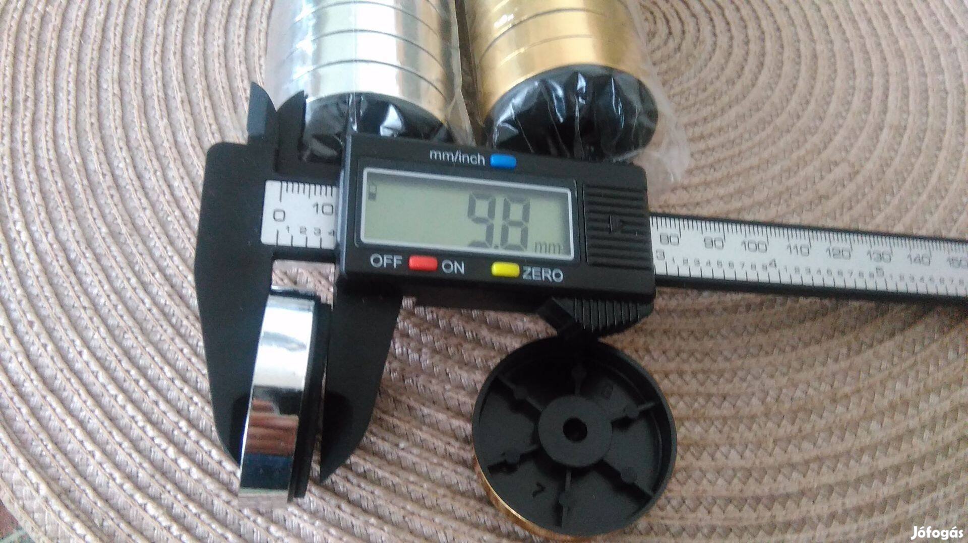 MAGNÓ, Hangfal erősítő lábak Ezüst szín 4 DB