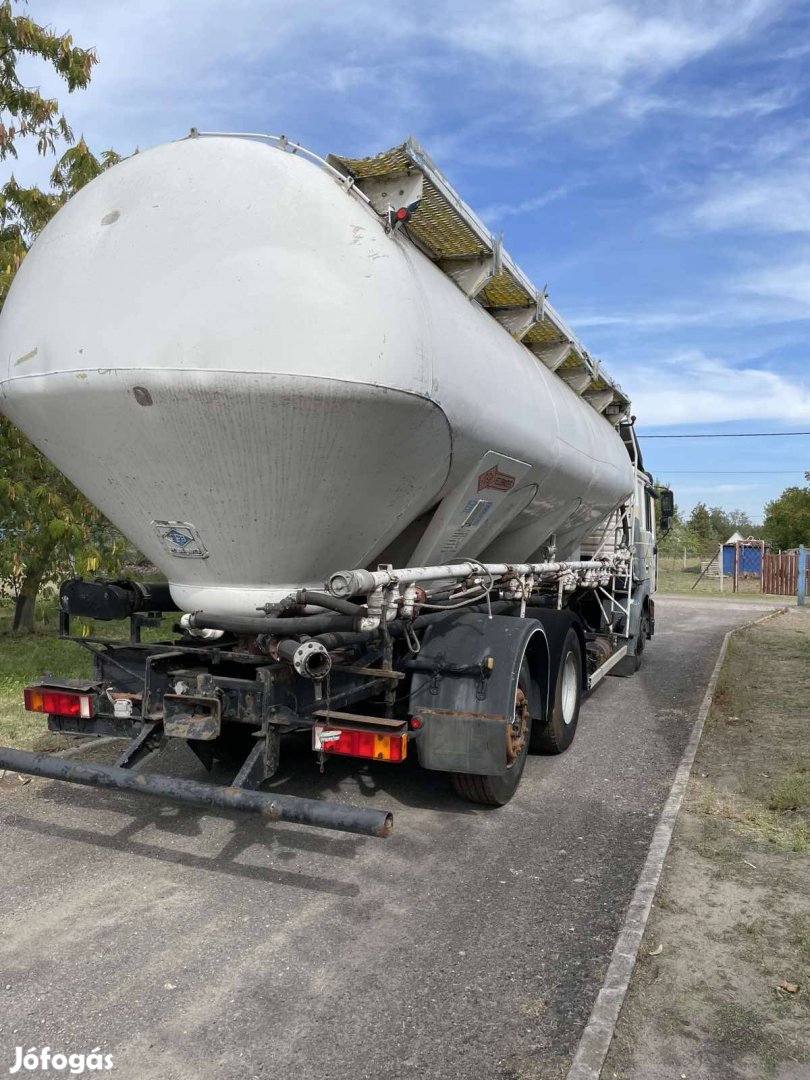 MAN 26.364 poranyag szállító