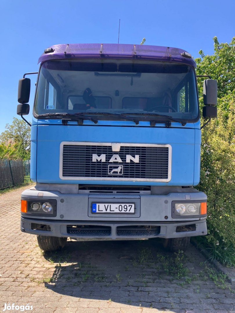 MAN 27403 rönkszállító