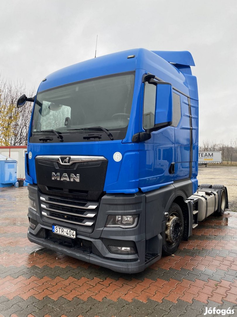 MAN mega vontató 