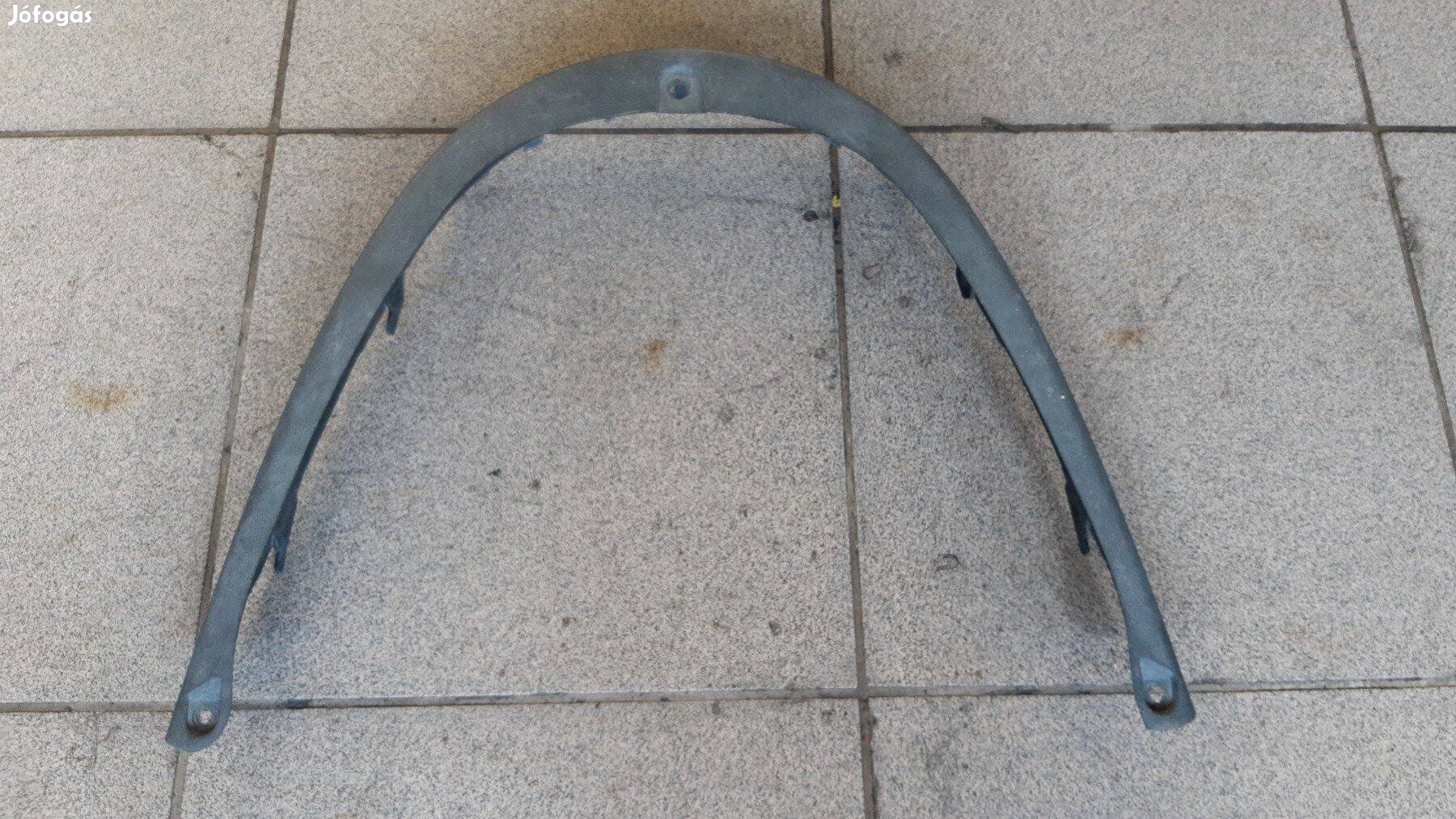 MBK Flame hátsó lámpa feletti idom