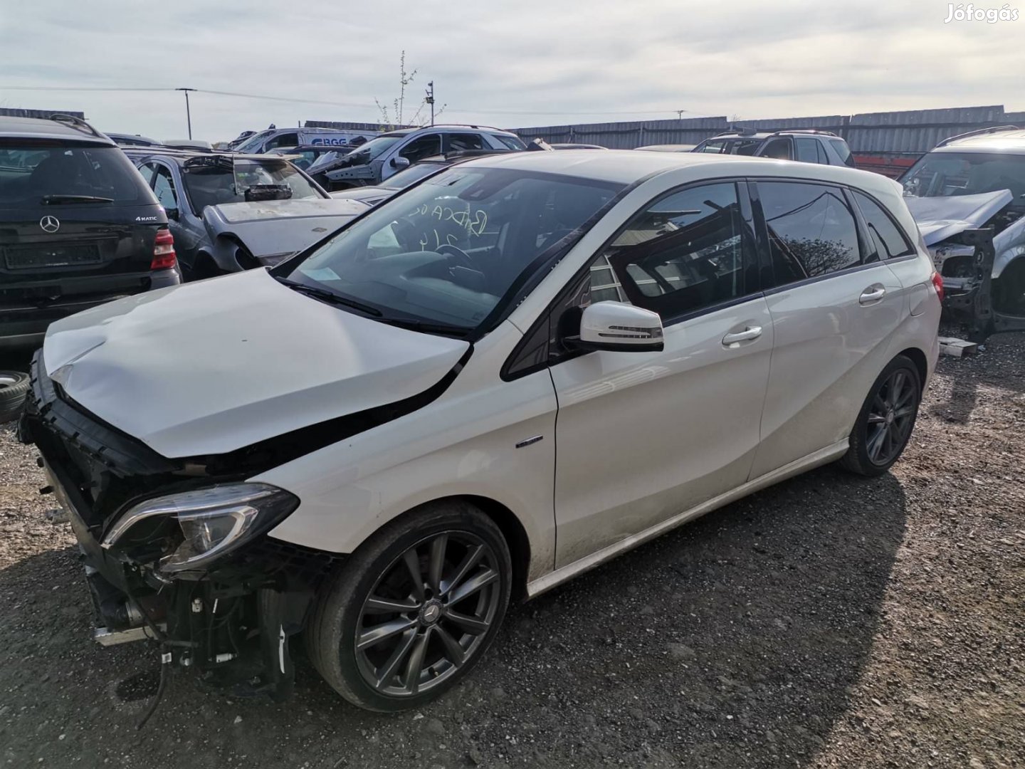 MERCEDES B W246 200 CDI JOBB K, MANUAL eladó