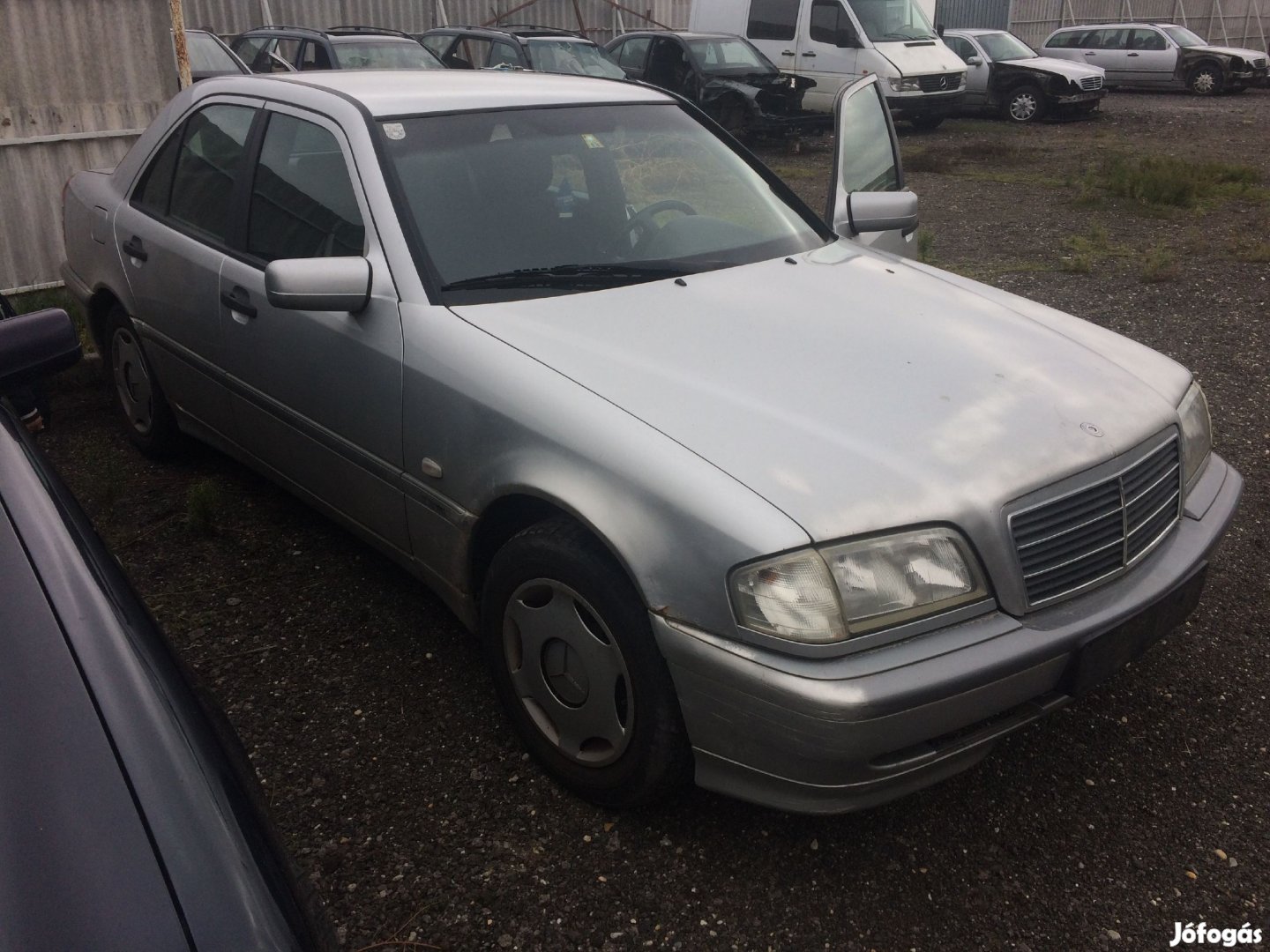 MERCEDES C W202 200 CDI BAL K, MANUAL eladó