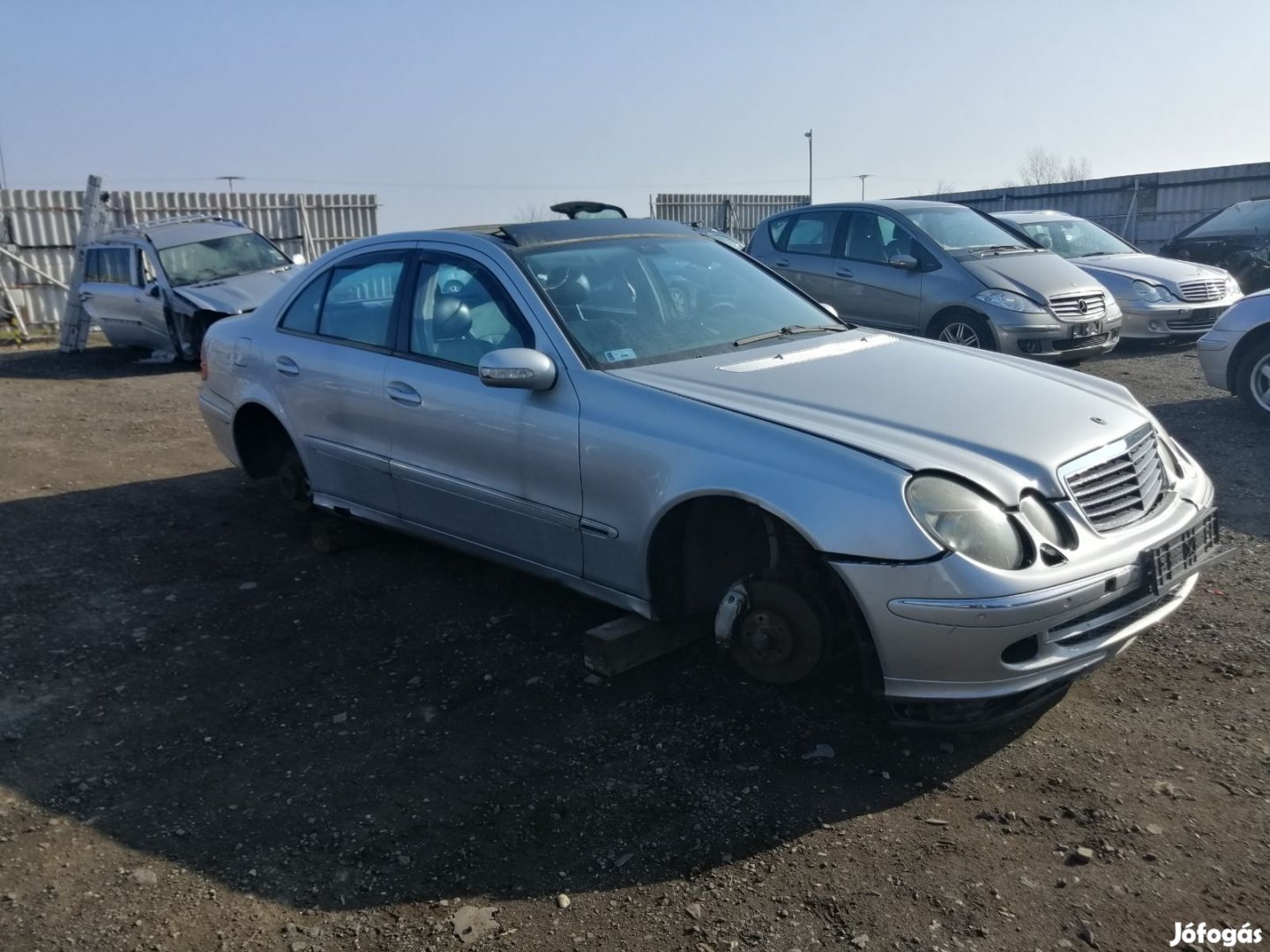 MERCEDES E W211 320 BENZIN BAL K, AUTOM eladó