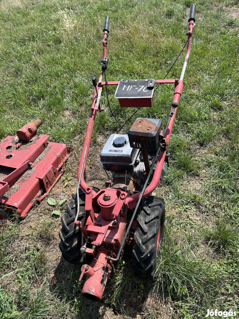 MF 70 traktor, gazvágóval, fűkaszával
