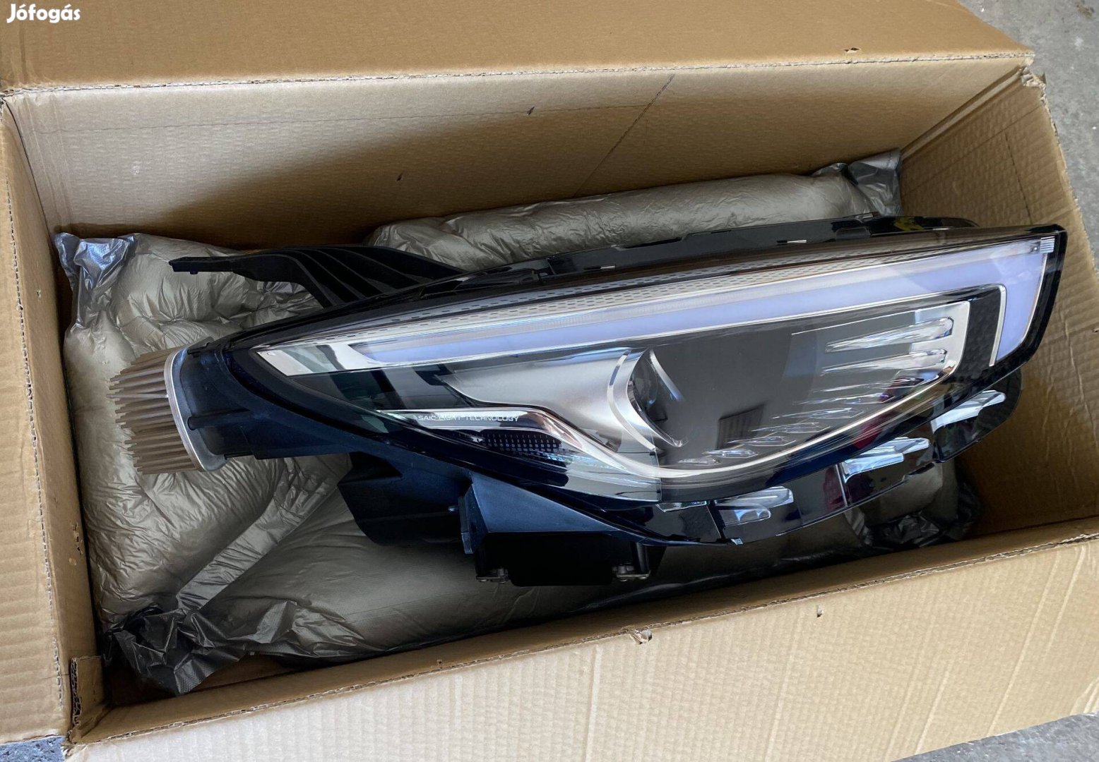 MG ZS gyári, led fényszóró