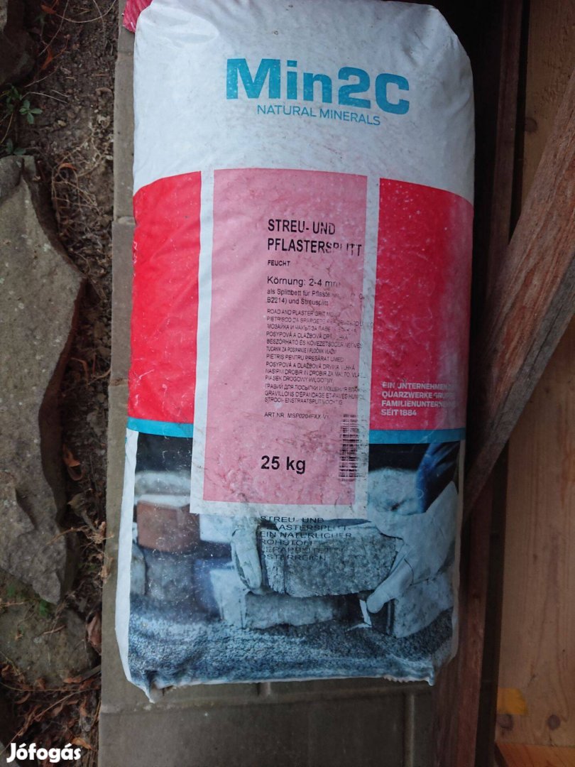 MIN2C - szórt zúzottkő, szürke színű, szemcseméret: 2-4 mm, 25 kg