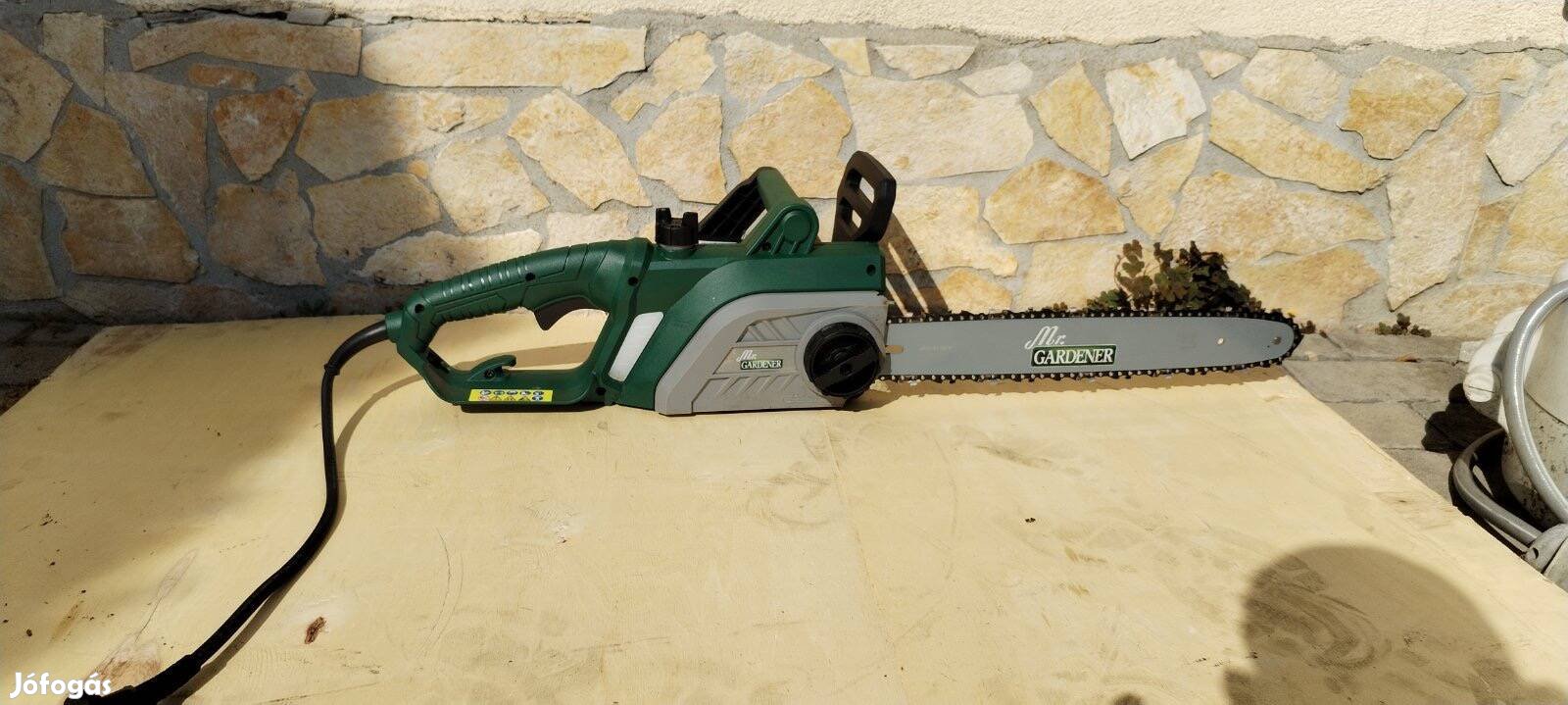 MR Gardener elektromos láncfűrész 1800W