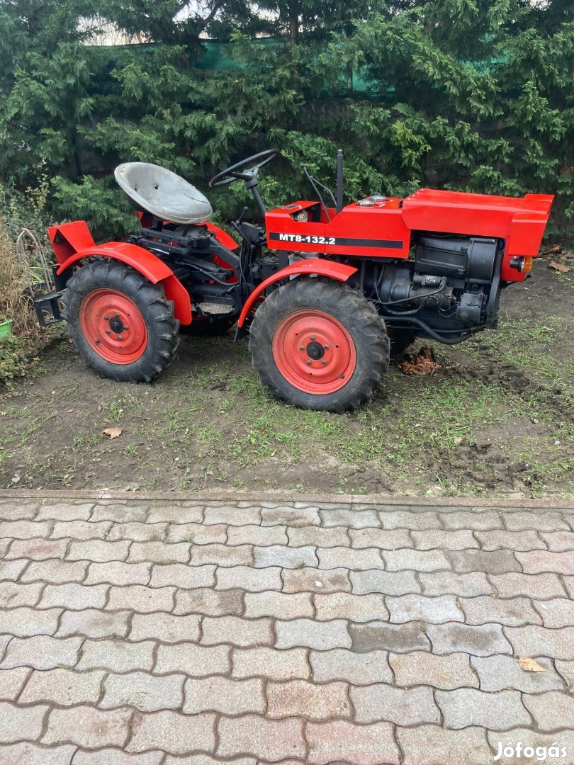MT8-132.2 kistraktor