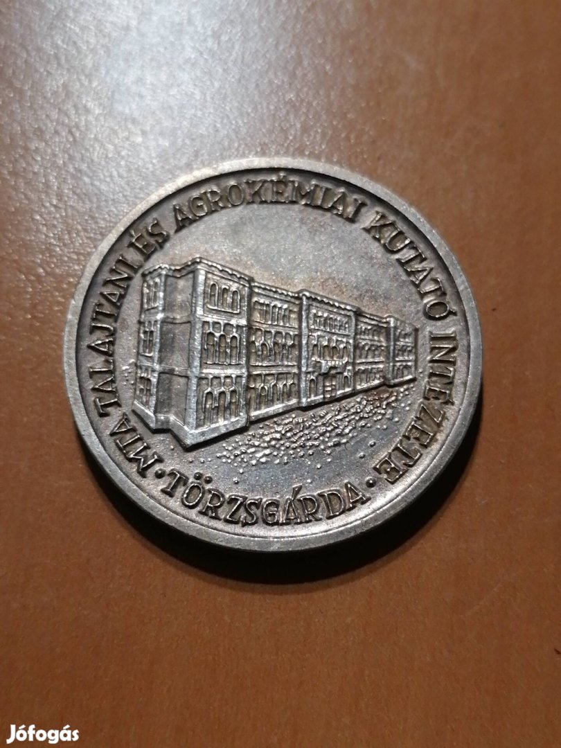 MTA hűséges intézeti munkáért plaket