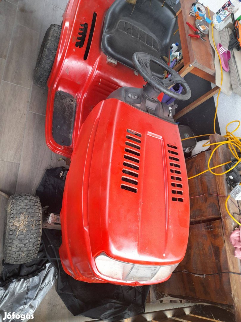 MTD Fűnyiró traktor / Briggs motoros / foglalkozos