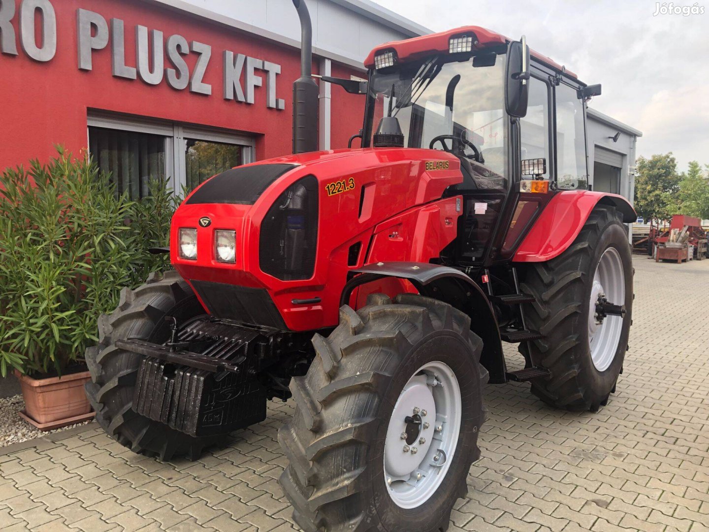 MTZ-1221.3 új hagyományos 6 hengeres traktor