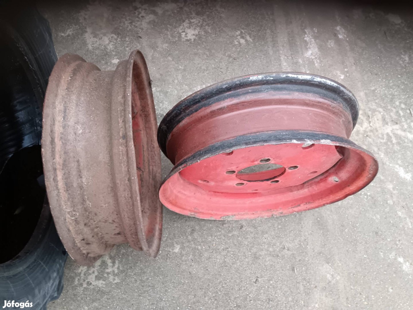 MTZ 50 80 82 traktor alkatrész gumi 