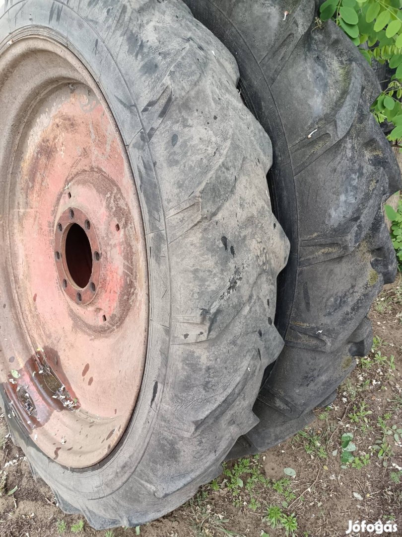 MTZ 50 80 82 traktor sorművelő gumi felni kerék 