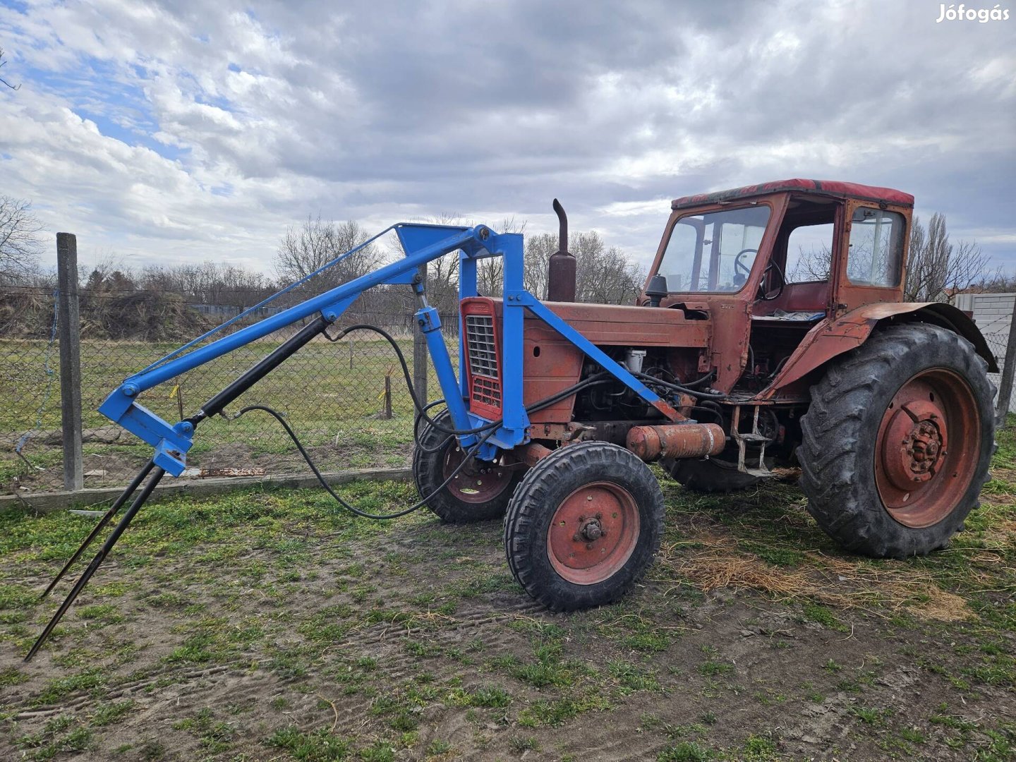 MTZ 50-es Traktor rakodóval