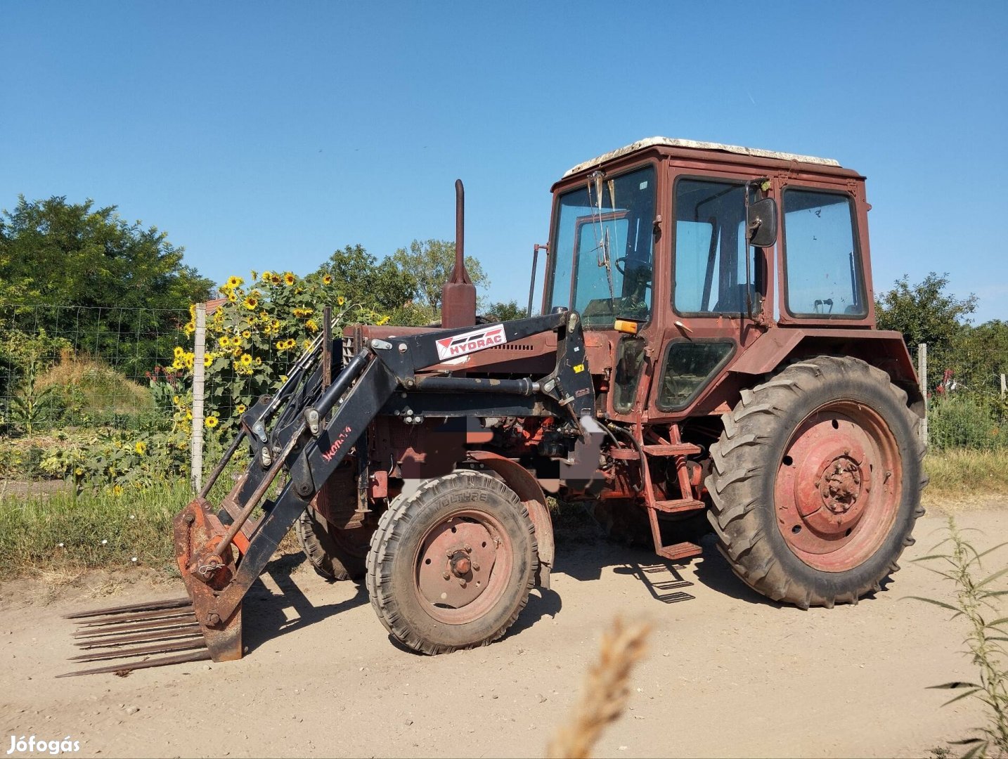 MTZ 550 + homlokrakodó eladó 