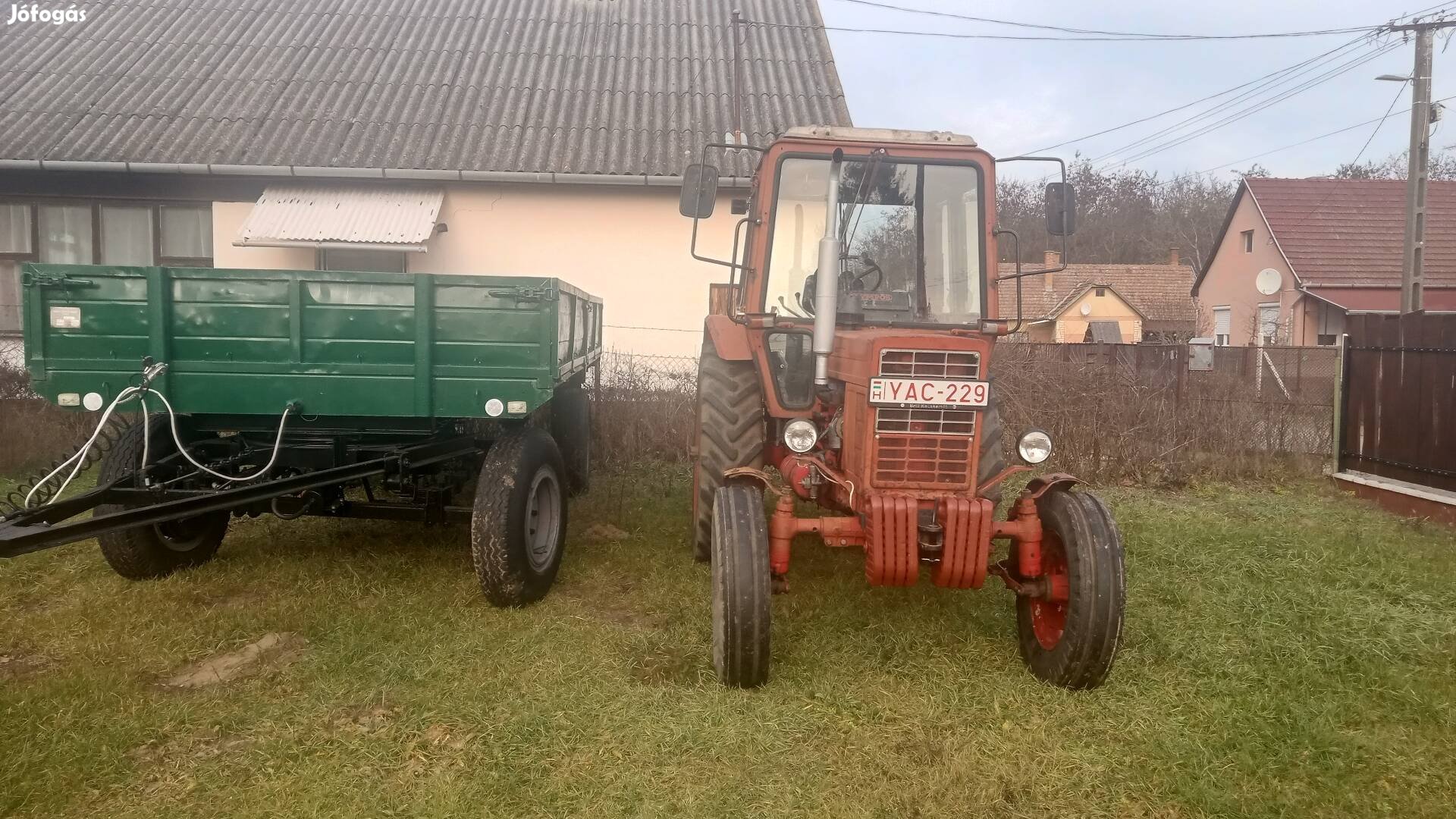 MTZ 550 friss műszakival pótkocsival eladó 