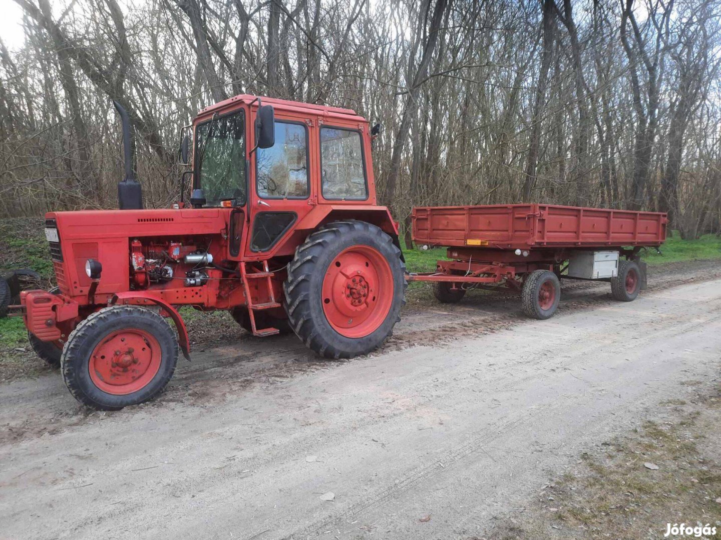 MTZ 550 traktor pótkocsival