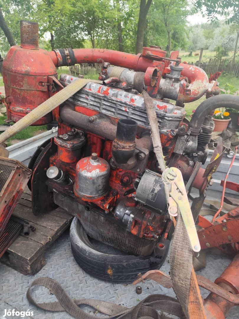MTZ 80 -as traktor motor 