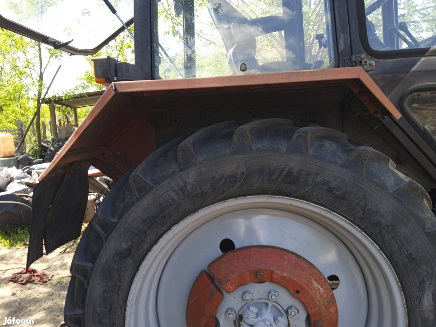 MTZ 820 traktorra széles sárvédő garnitúra elado