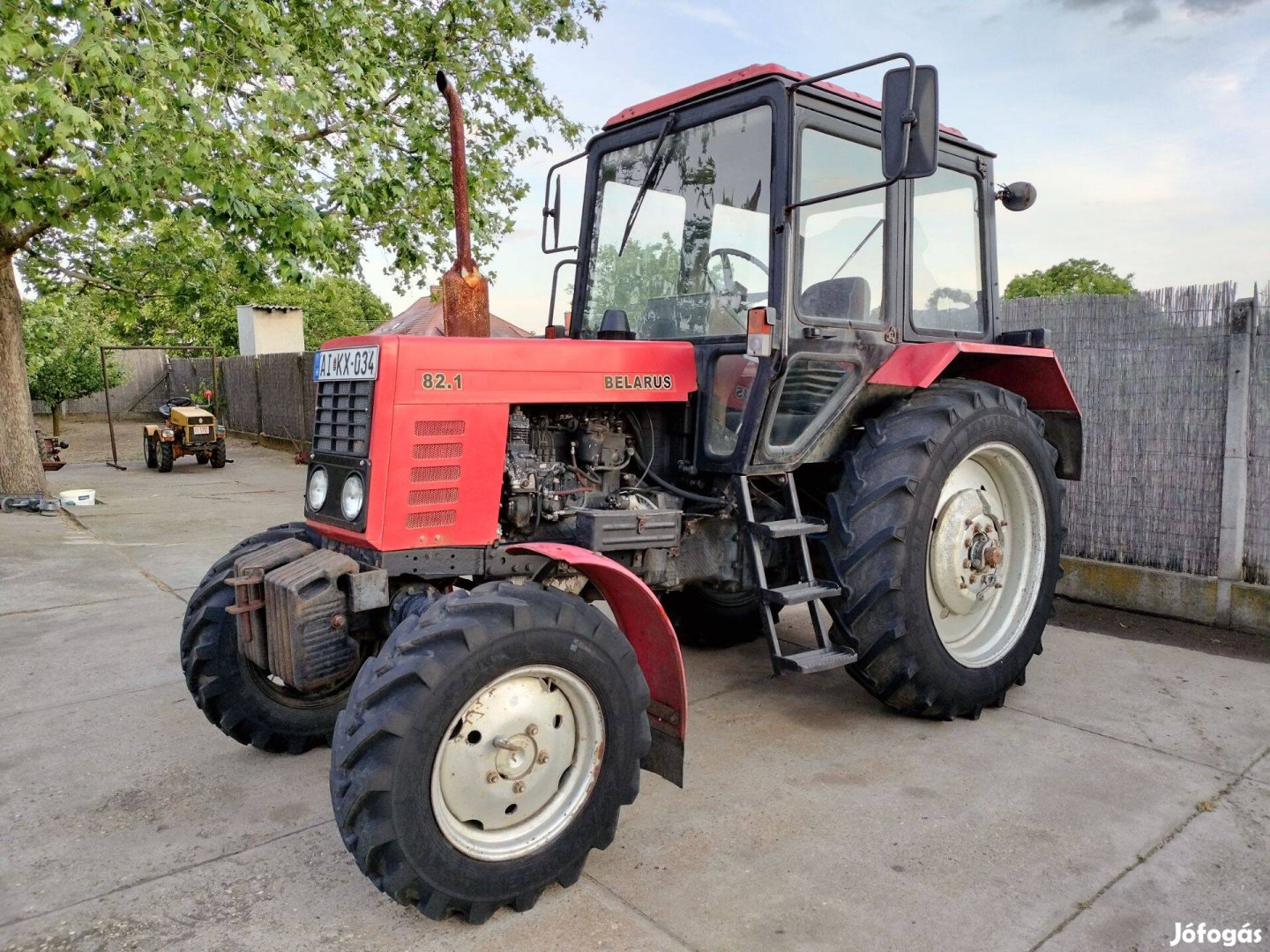 MTZ 82.1 orbitkormányos, lassújármű