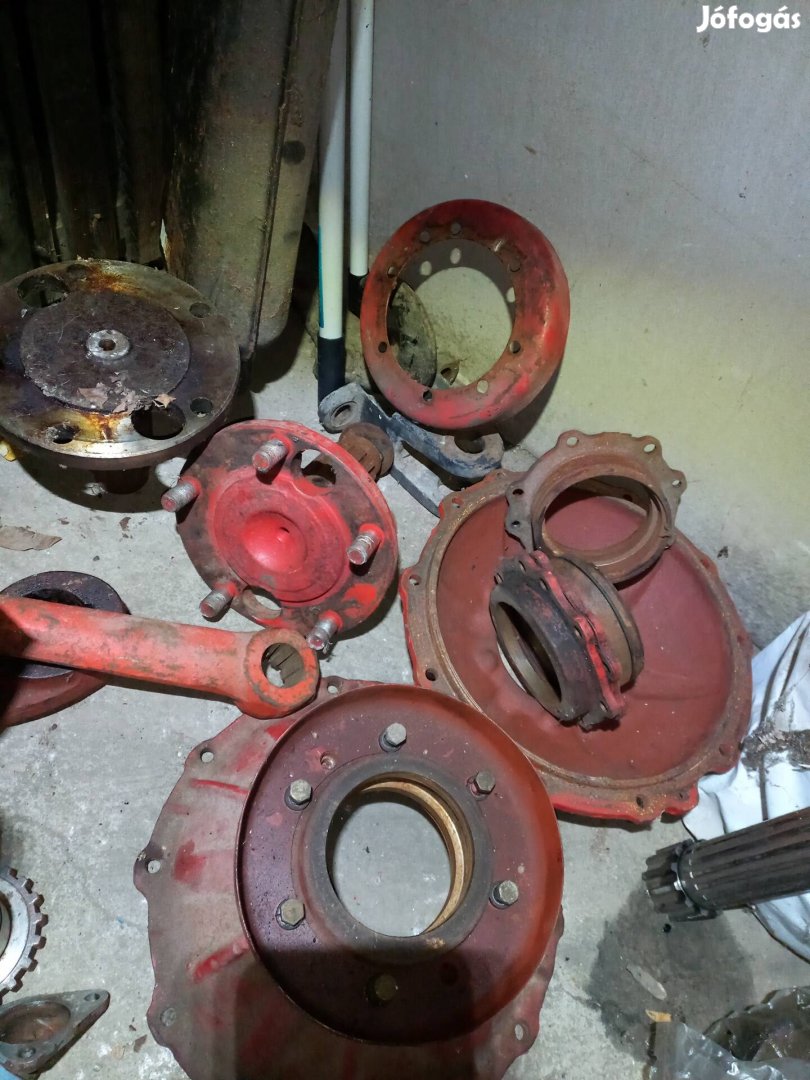 MTZ 82  elsőhajtás alkatrészek újak