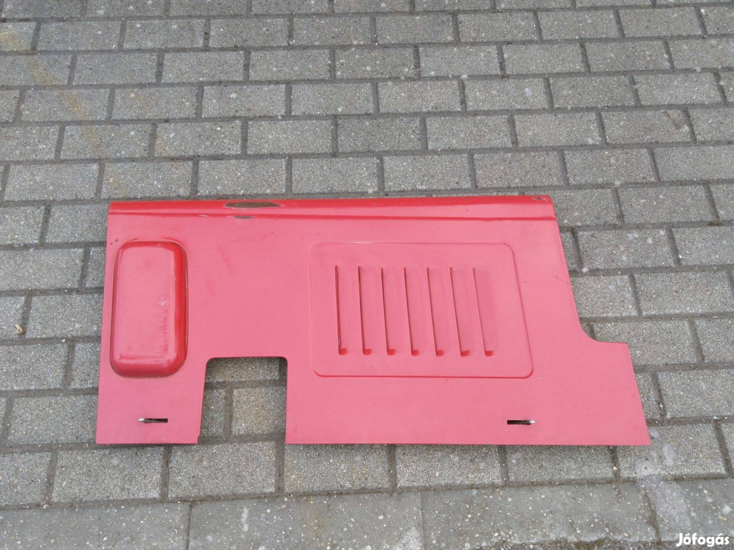 MTZ 82 jobb oldali motorburkolat