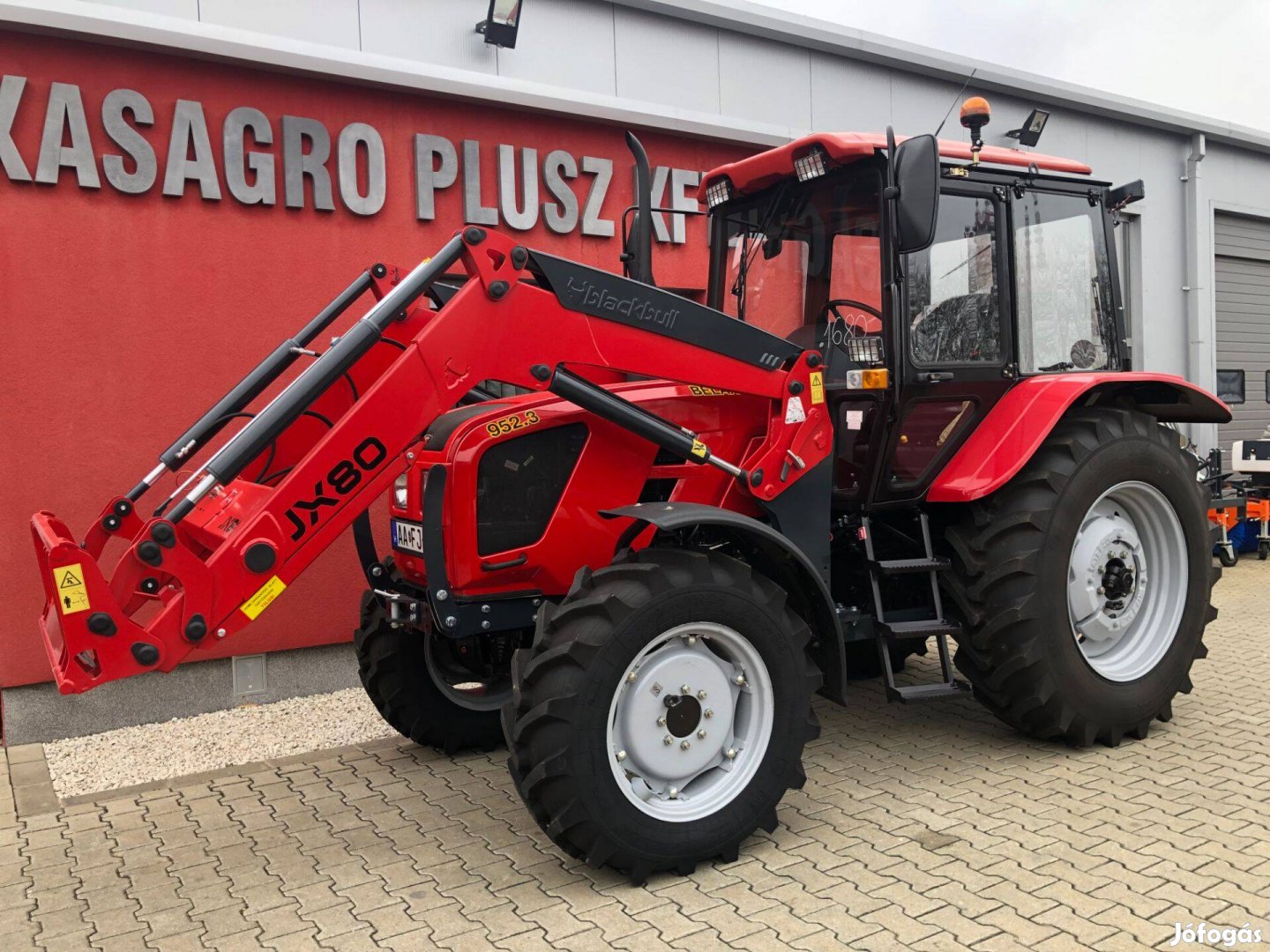 MTZ-952.3 + Black BULL Jx-80 új rakodó össze vizsgáztatva !