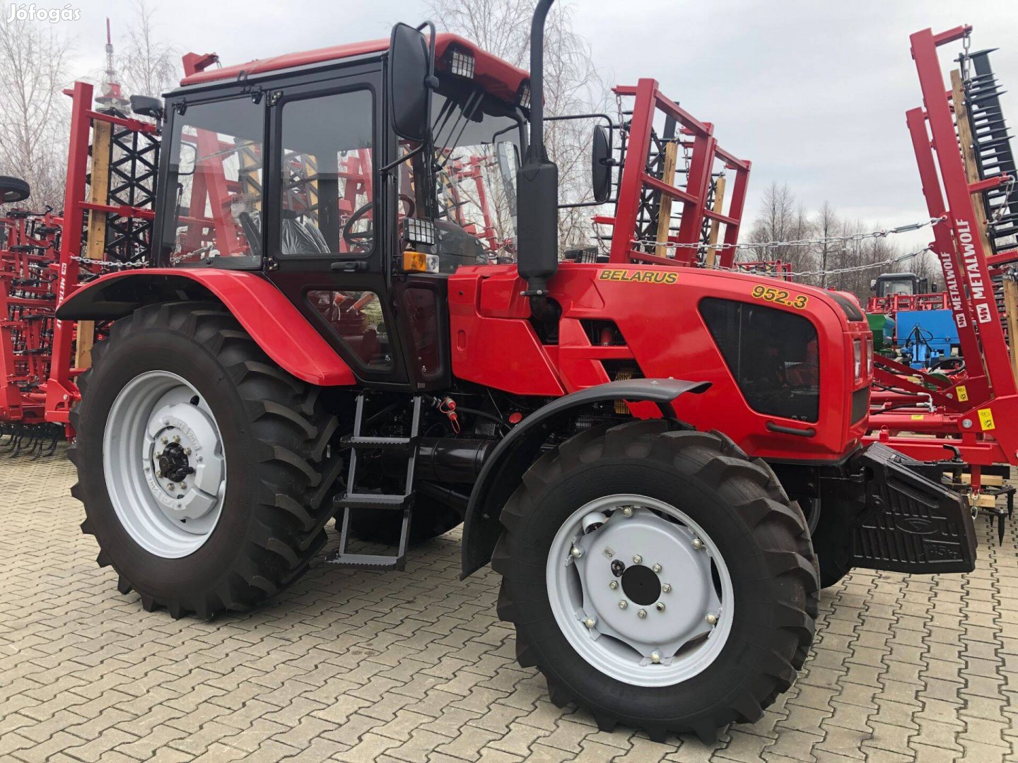 MTZ-952.3 monoblokkos új traktor