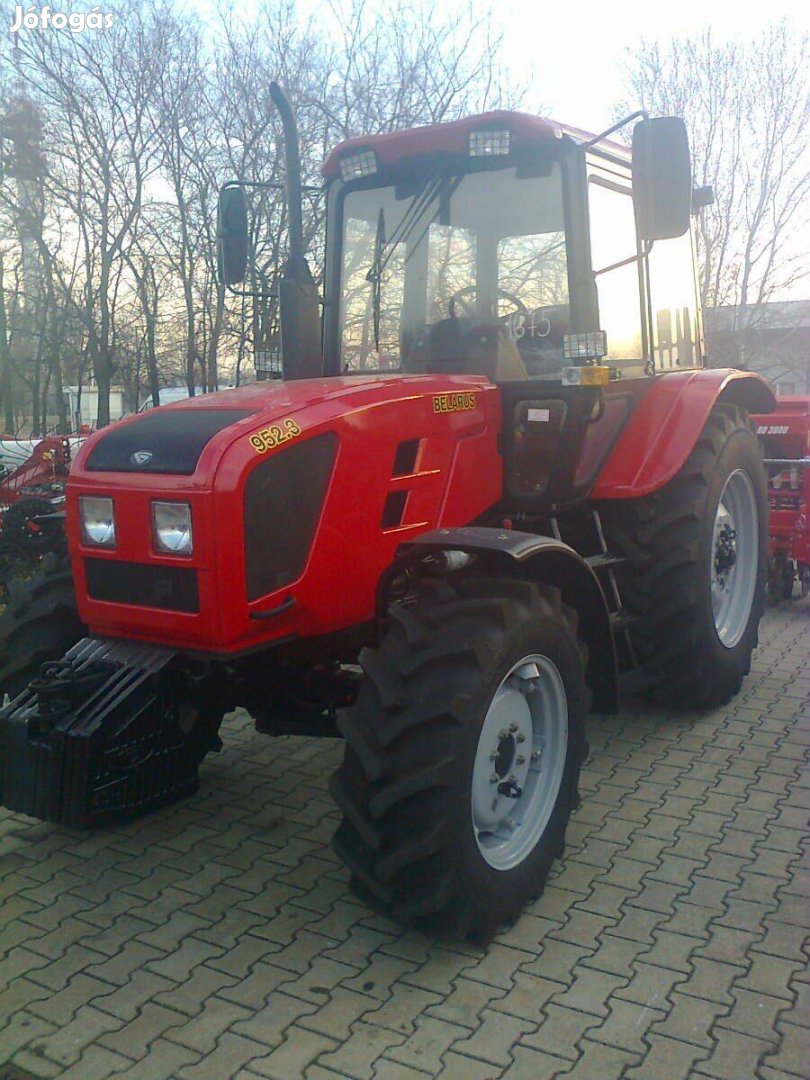 MTZ-952.3 monoblokkos új traktor készletről