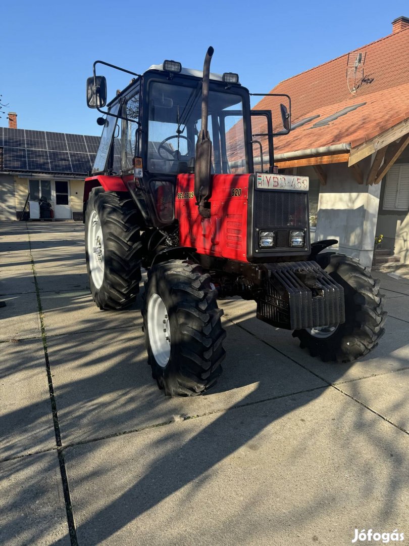 MTZ Belarus 820 Traktor